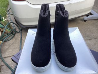 Steve Madden Boots size 5M