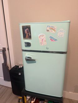 Insignia Vintage Mint Green Mini Fridge