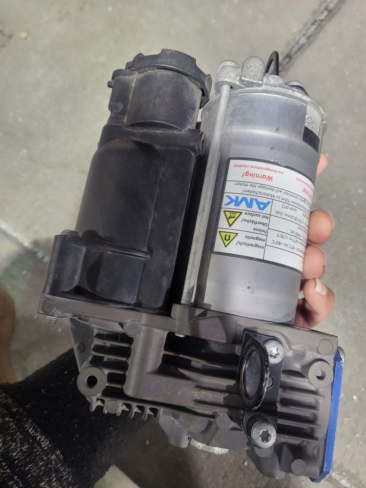 Arnott P-2594 AMK Air Suspension Compressor