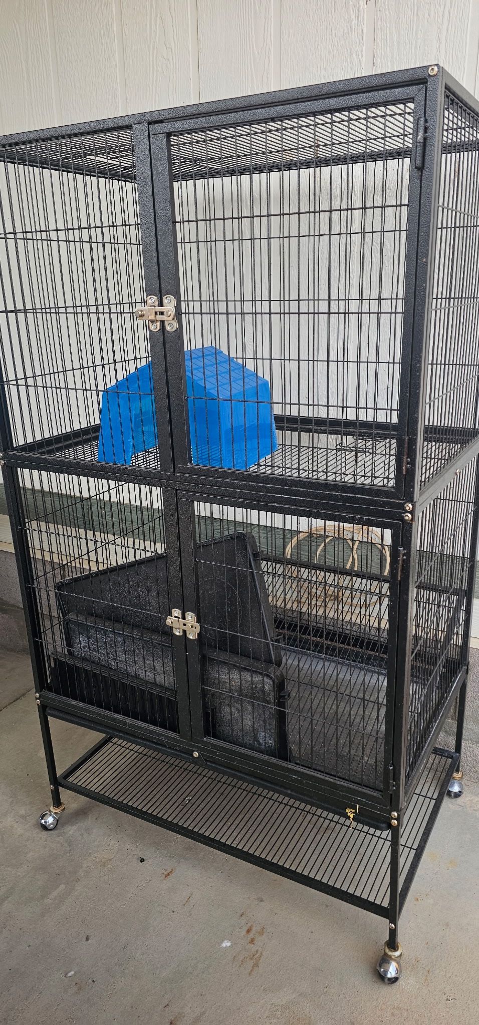 Large Animal Cage