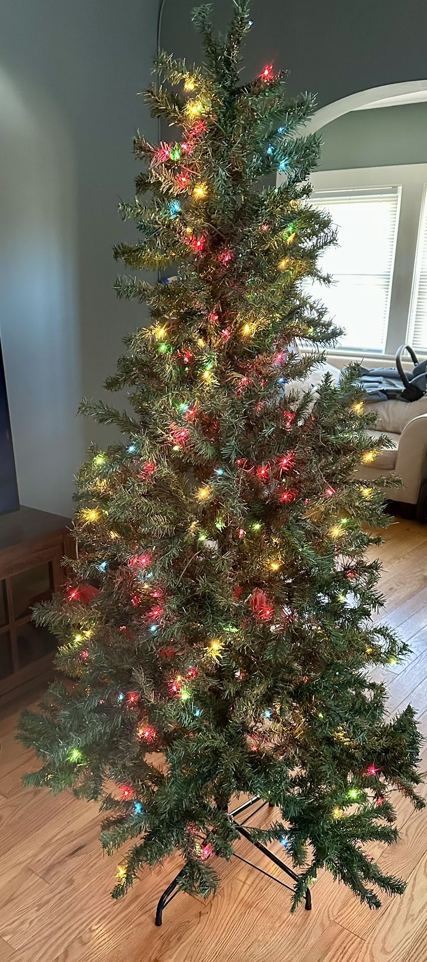 6 ft Pre-Lit Artificial Christmas Tree with Multi-Color Lights – Excellent Condition 