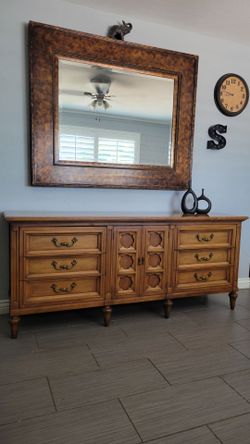 BEAUTIFUL MCM SOLID WOOD LONG DRESSER