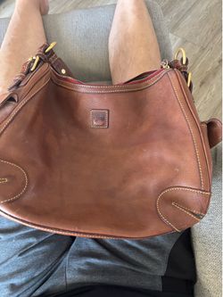 Dooney and Bourke purse excellent condition