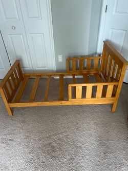 Toddler bed (used)