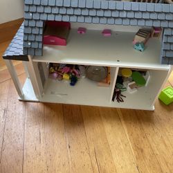 Doll house 