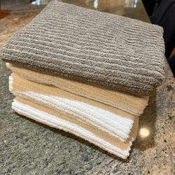 (4) Eileen Fisher Home Ribbed Bath Towels 