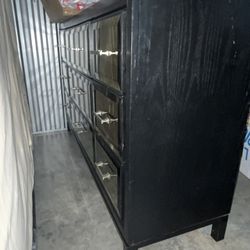 Bedframe 2Nighstand Dresser Mirror