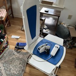 BATH CHAIR ( Lift)