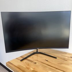 Like New Acer 31.5” Curved Monitor