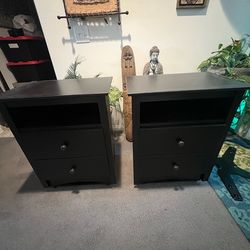 New set of 2 black nightstands