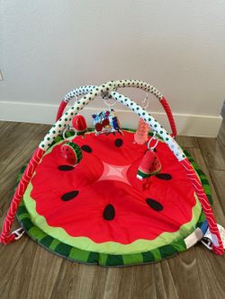 Baby play gym 🍉