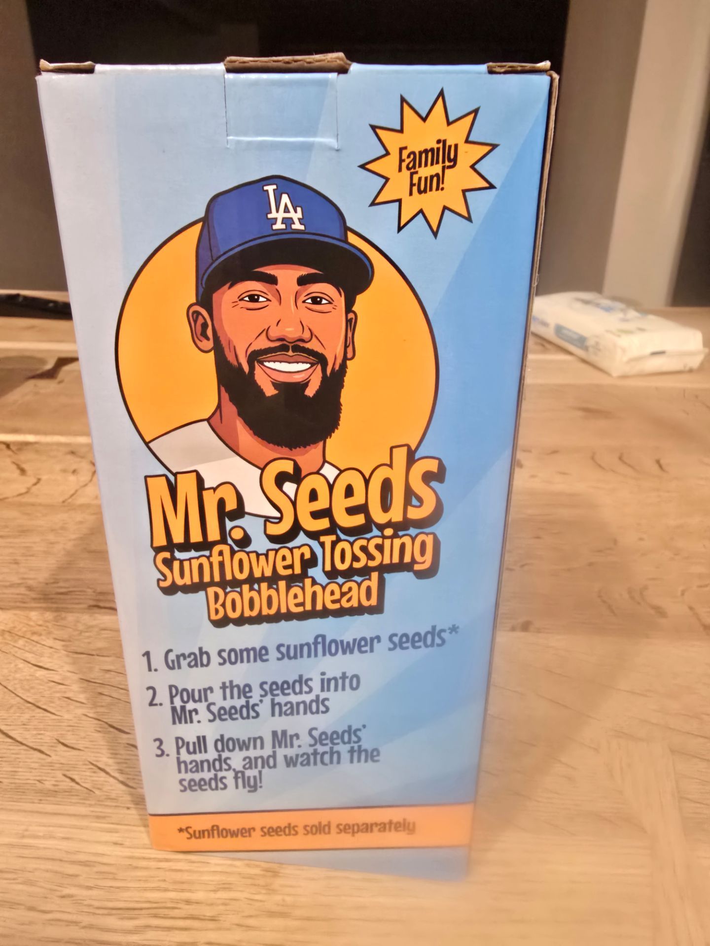 記念グッズ Mr. Seeds Sunflower Tossing Bobblehead 記念グッズ Mr. Seeds Sunflower Tossing Bobblehead Mr Seeds Bobblehead