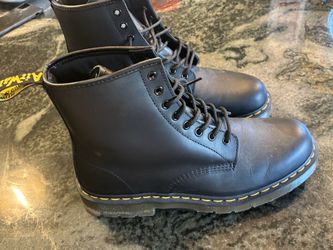 Doc Martin work boots size 13 slip resistant