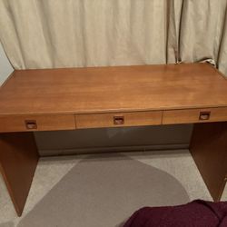 Nice Wood Desk, Perfect Condition
