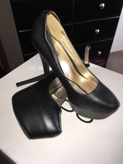 Woman's size 8 brand new