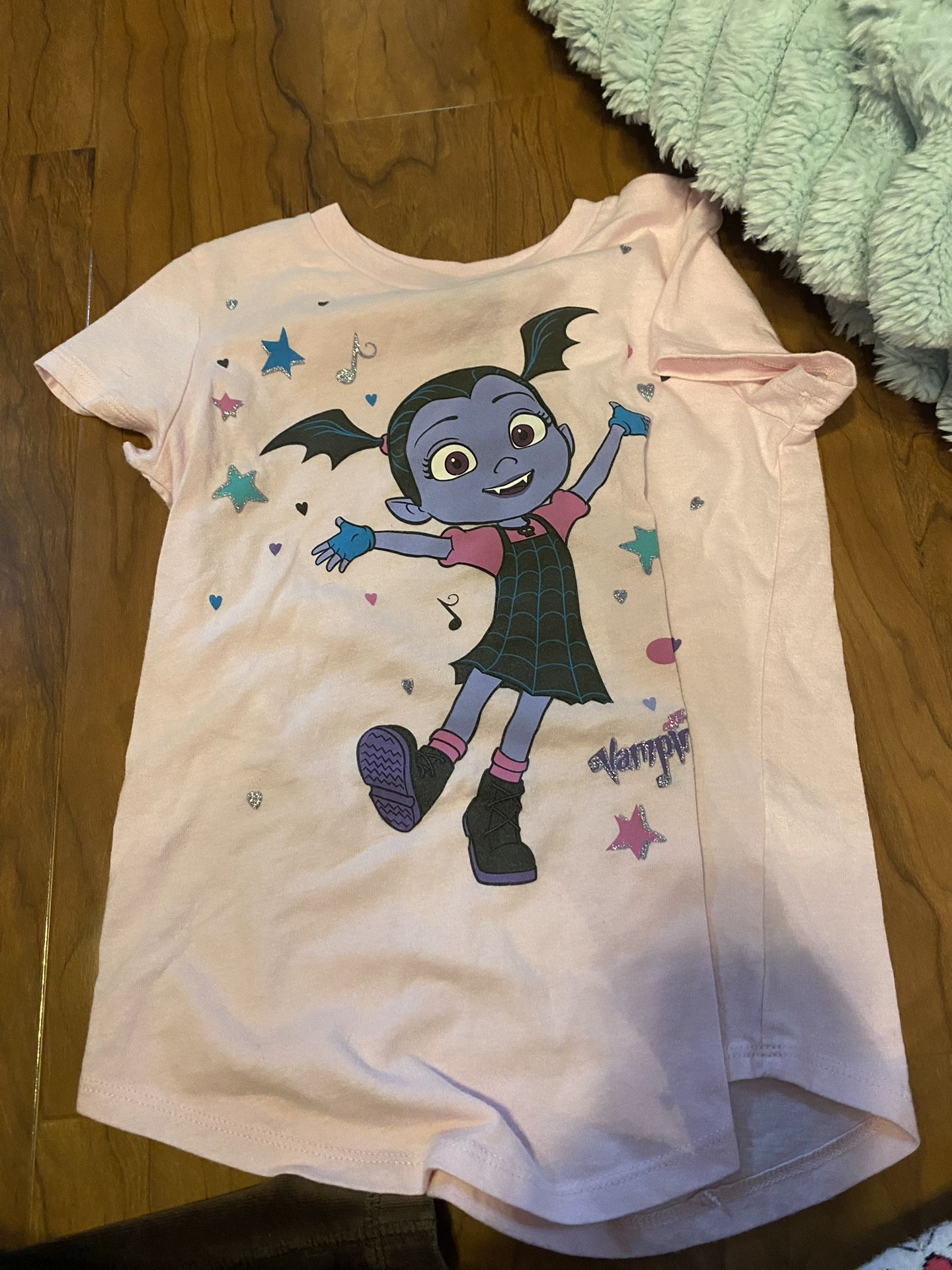 Vampirina Shirt Size 6 Delivery Make An Offer
