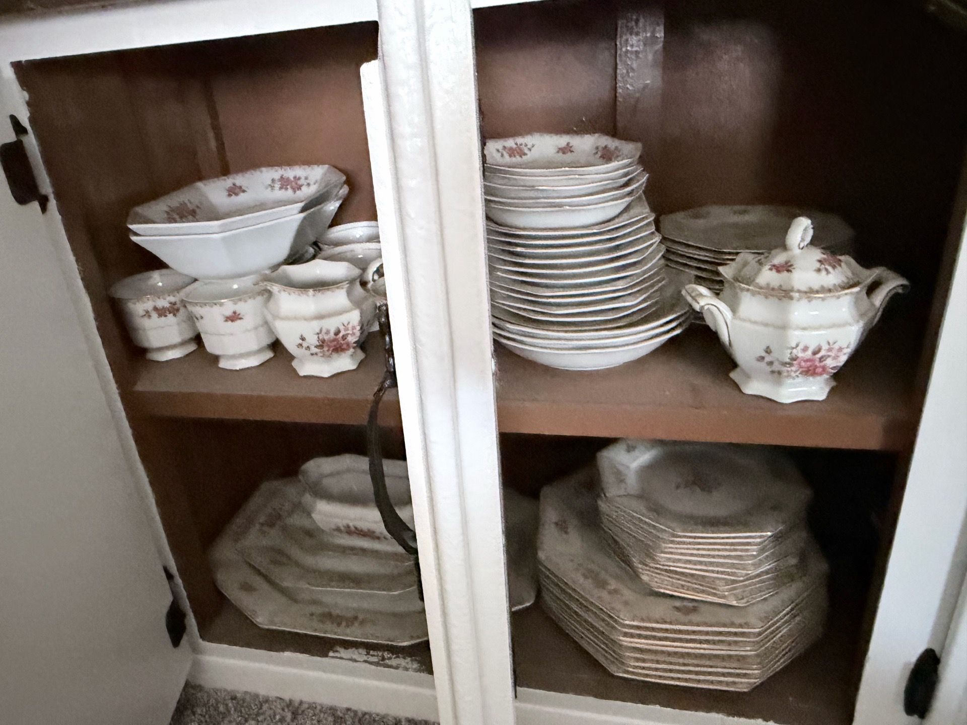 Vintage Harmony House “Rosette” China Set – Japan – Full Set w/ Serving Pieces
