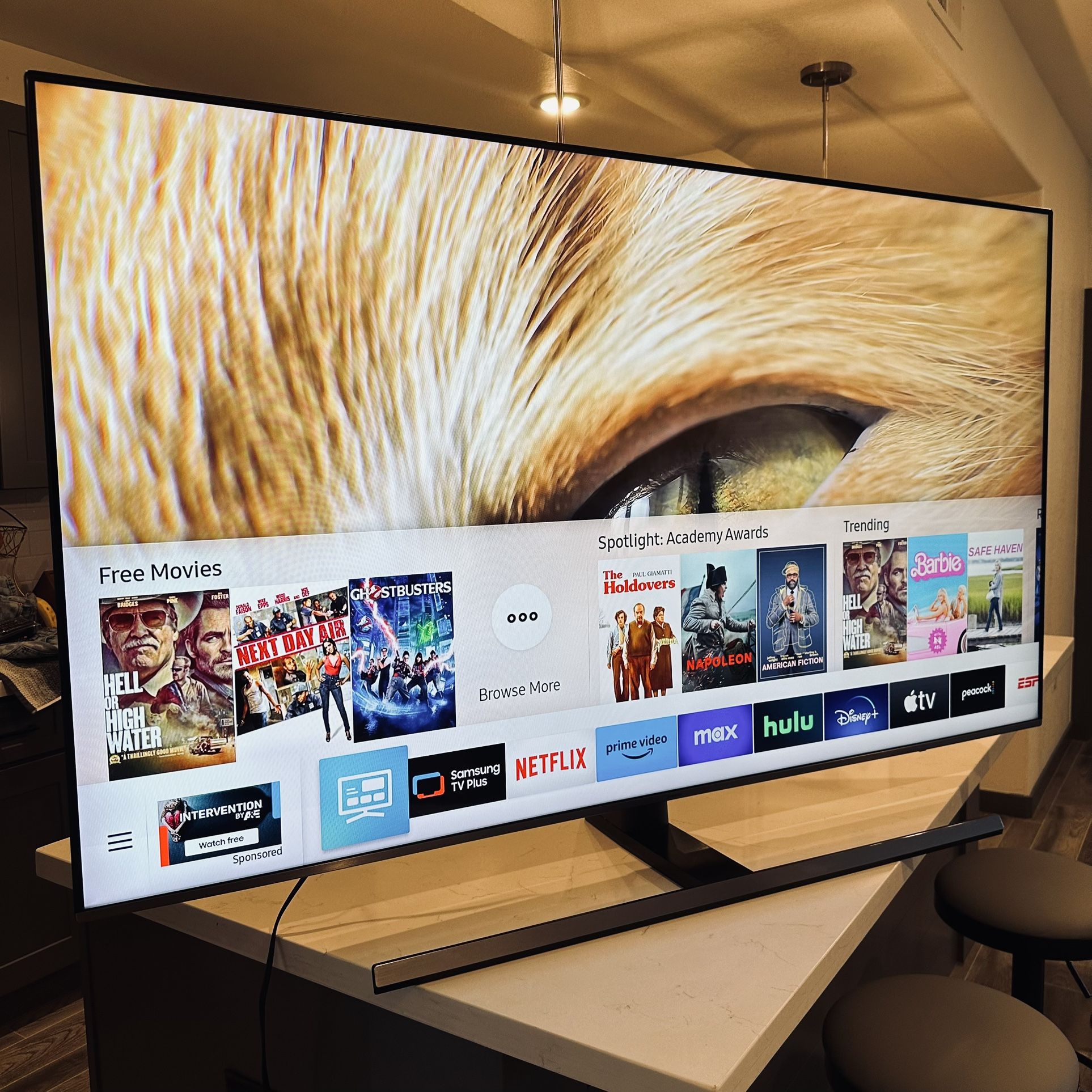 Samsung 65” Smart Tv HDR UHD 4k! Excellent Picture!!