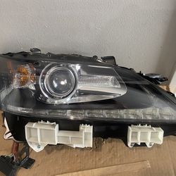 2013-2015 Lexus Gs 350  Right Headlight 