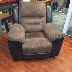 Lazyboy Style Chair Recliner