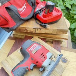 Milwaukee M12 Jig Saw With Battery, Charger, And Bag