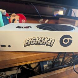 Xbox Series s Plus More