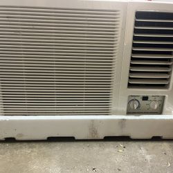 Window / Wall Type AC- 220V
