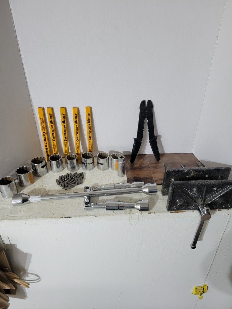 MISC. TOOLS - ALL IN PHOTOS INCLUDED