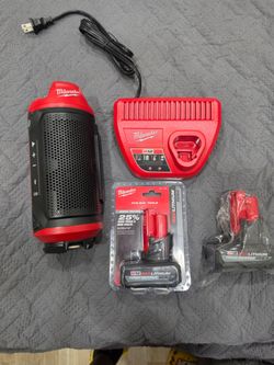 Milwaukee M12 Bluetooth Speaker Bundle with Charger and Batteries