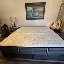 King Size Sealy Premium Mattress Set. Mattress+ Box Spring + Wooden Frame. 