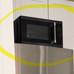 Hamilton Beach Countertop Microwave Oven , Black Stainless Steel