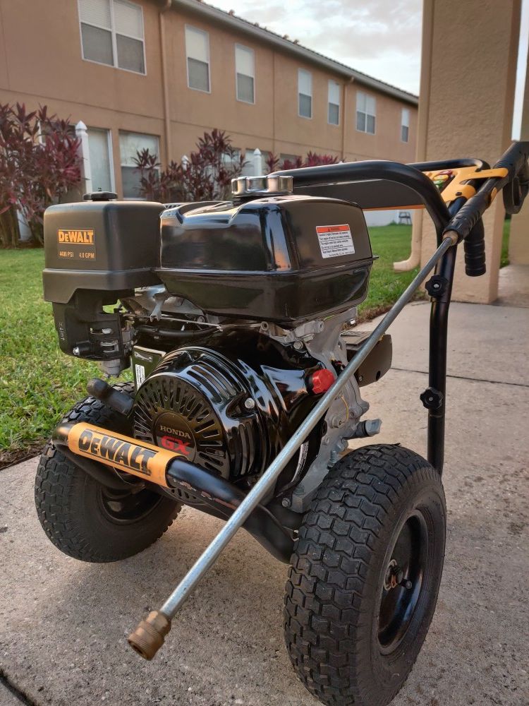 DeWalt 4400 PSI Pressure Washer + Surface Cleaner for Sale in Kissimmee