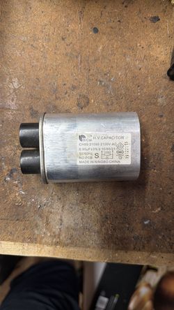 High voltage capacitor