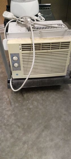 GE Window Air Conditioner Unit