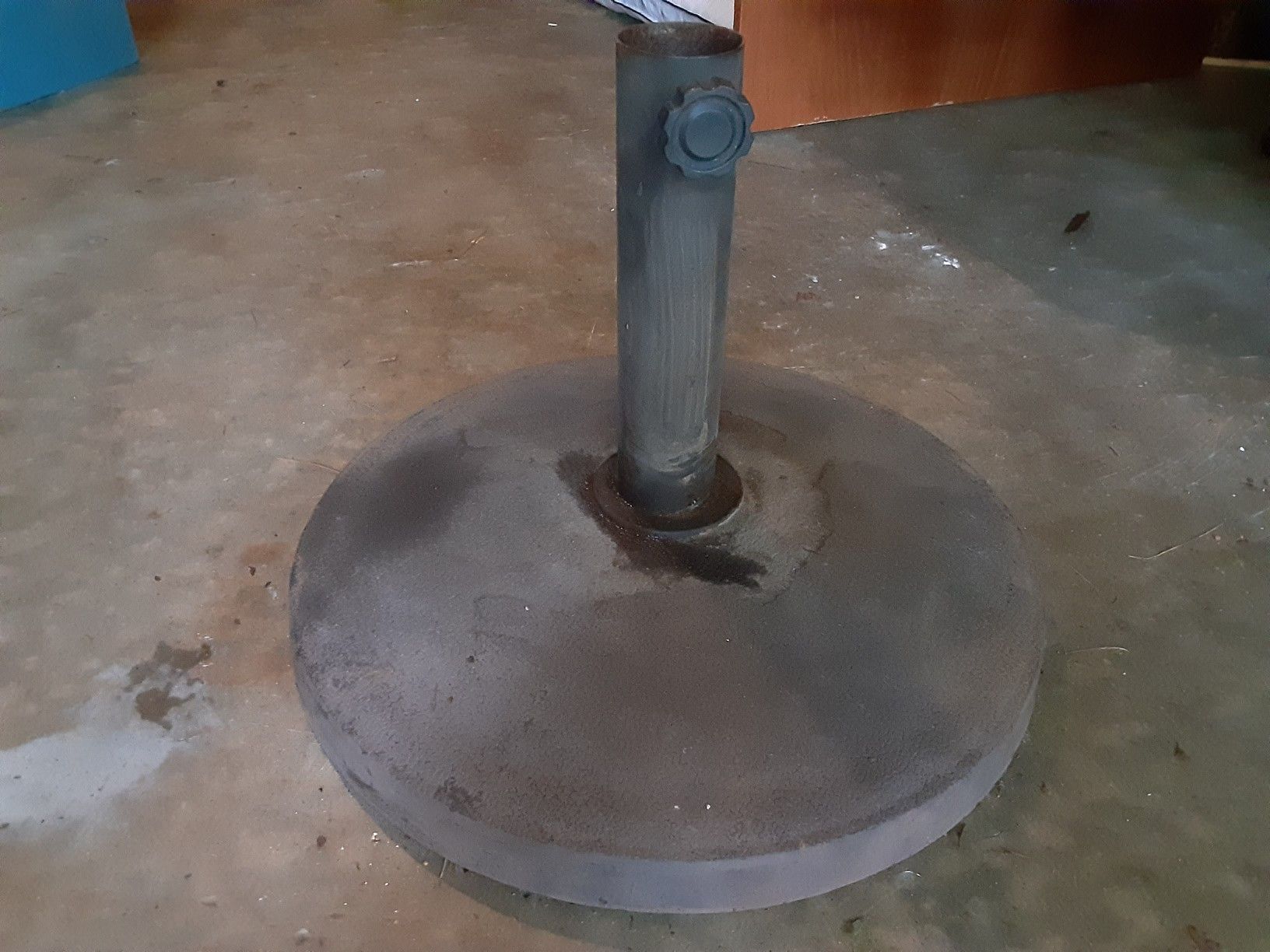 Outdoor heavy duty umbrella stand