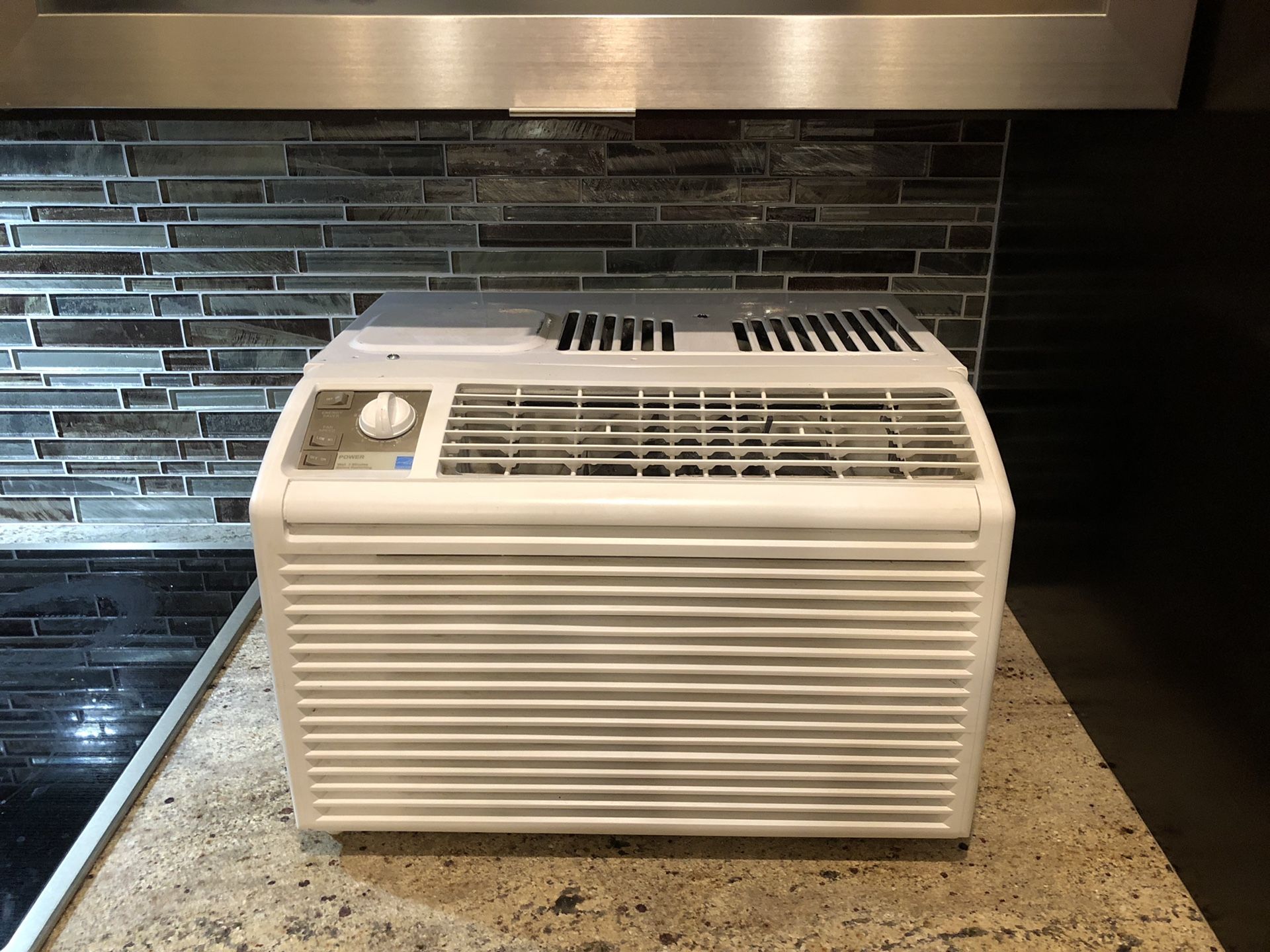 LG Air Conditioner Wall/Window unit