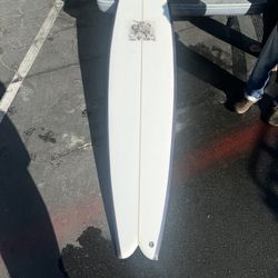 Single fin surfboard