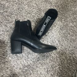Black MK BOOTS 
