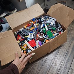 BOX Of MIXED LEGOS