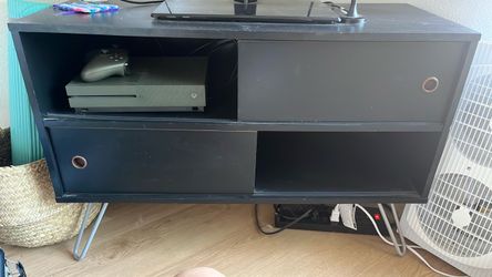 Black tv stand