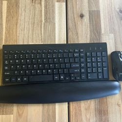 Wireless Keyboard And Mouse With Hand Rest