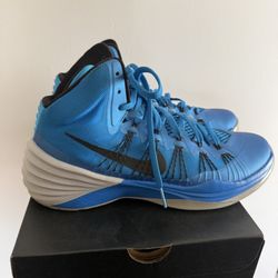 Nike hyperdunk basketball shoes