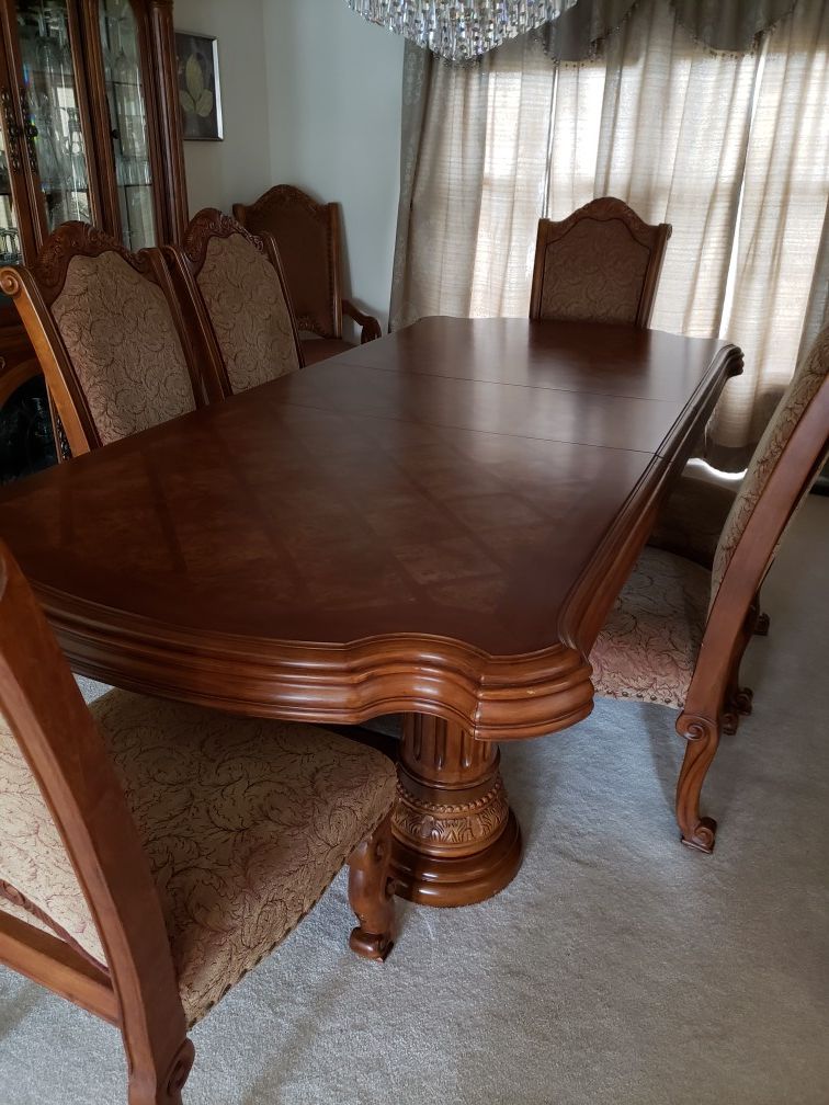 Michael Amini dining room set