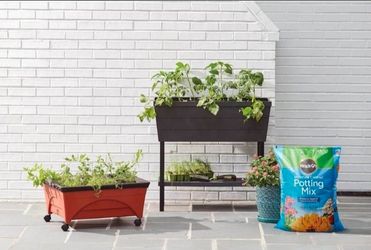 🌿 KETER RAISED PATIO GARDEN BED — FOR SALE 🌿