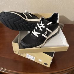 Michael Kors Sneakers