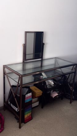 Vanity desk