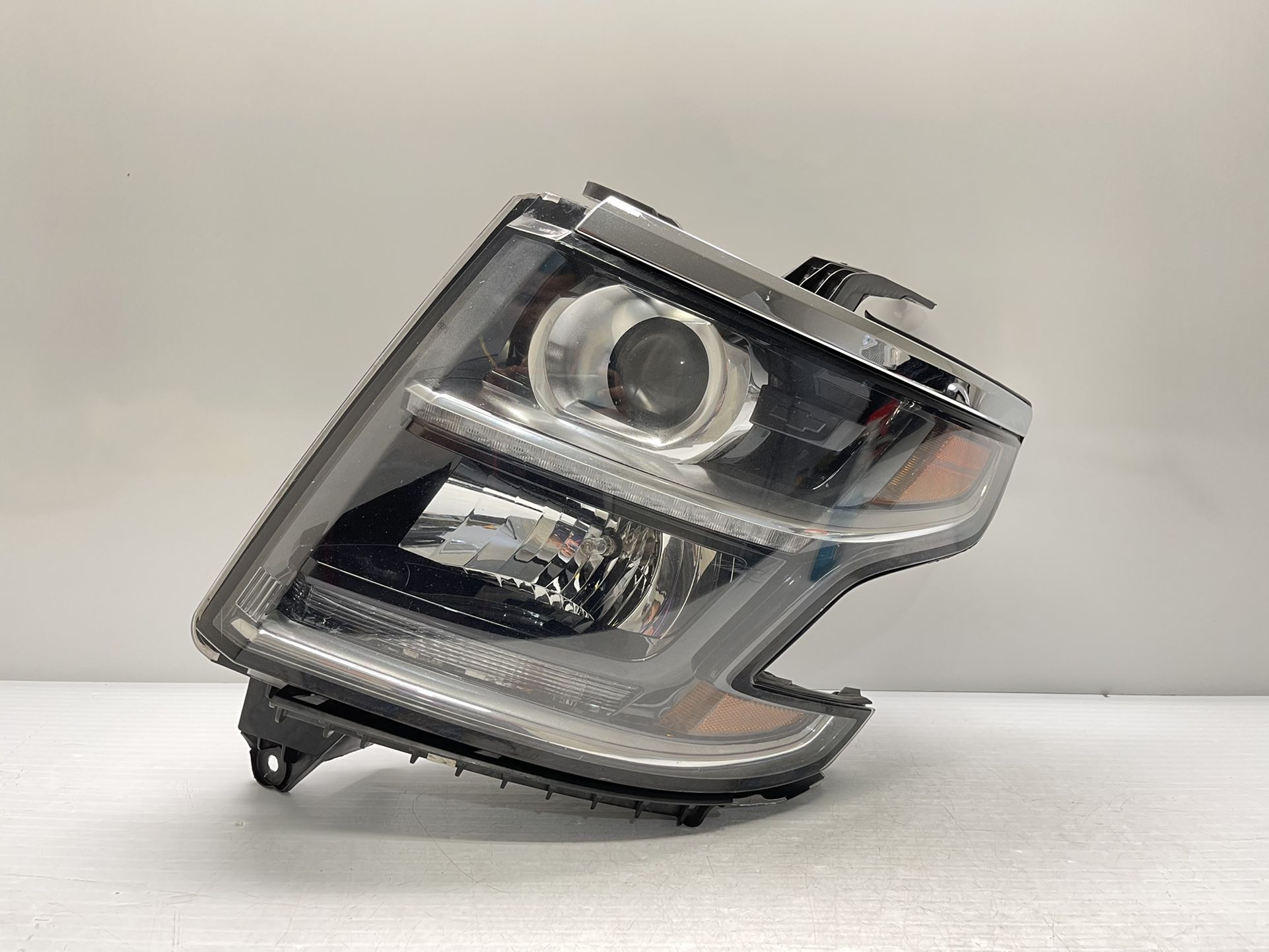 2015 - 2019 Chevy Tahoe Suburban Driver HID Headlight 