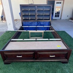 Crown Mark Jacob Queen Bed Frame