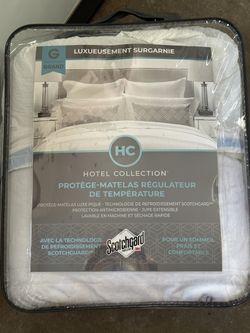 Queen mattress heating pad with dual controls. Hotel quality. New.