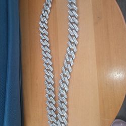 NICE FASHION CHAIN FOR WOMEN. 